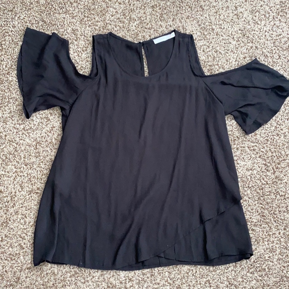 Cold shoulder top